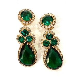 Vintage Hattie Carnegie Stamped Faux Emerald Green Tear Drop Clip On Earrings